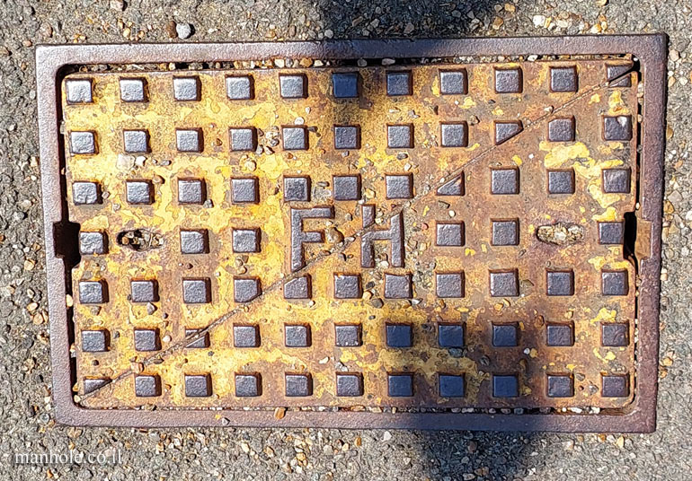 London - fire hydrant - diagonal