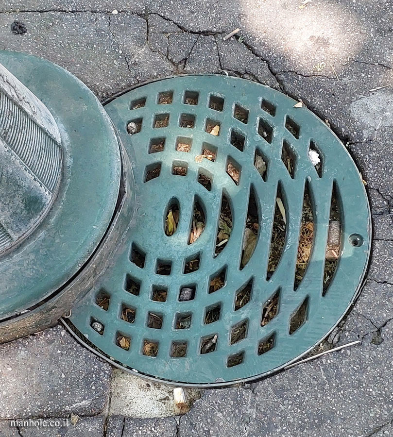 Paris - drain cover at the end of a drinking water faucet