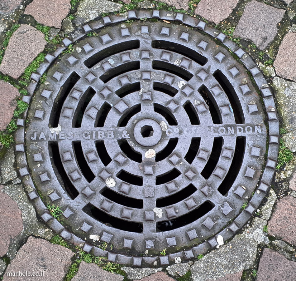 London - Drain cover with circles of grooves