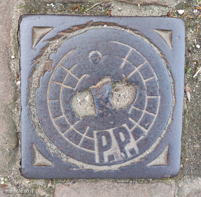 Heidelberg - round lid with the letters PP on it