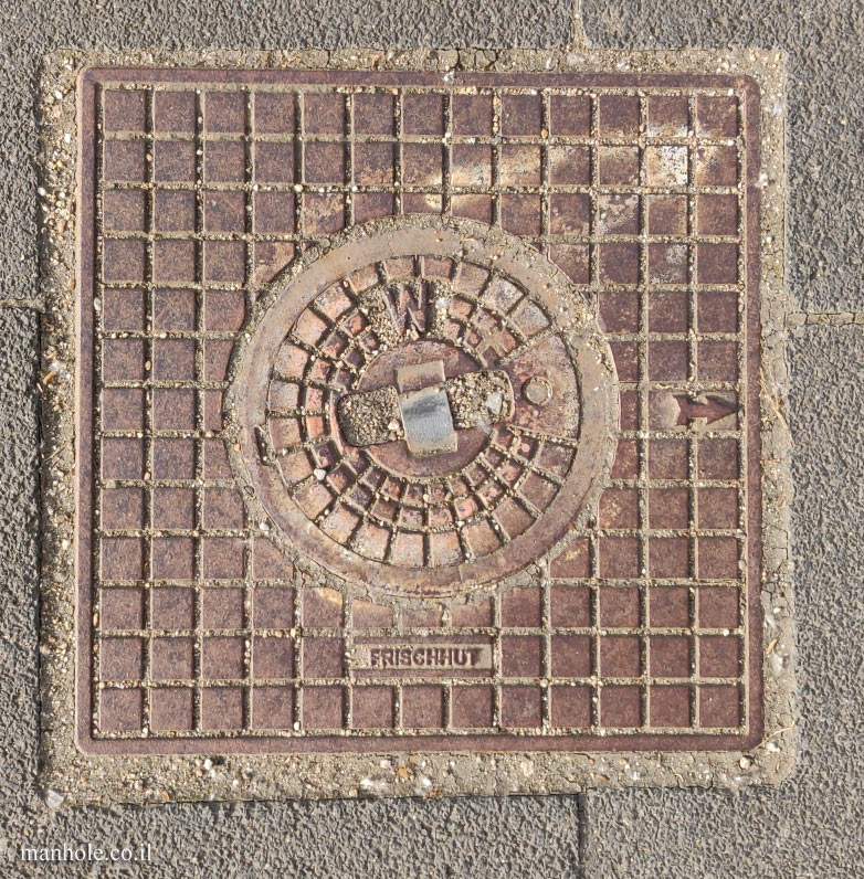 Frankfurt - Water lid surrounded by a thick square frame