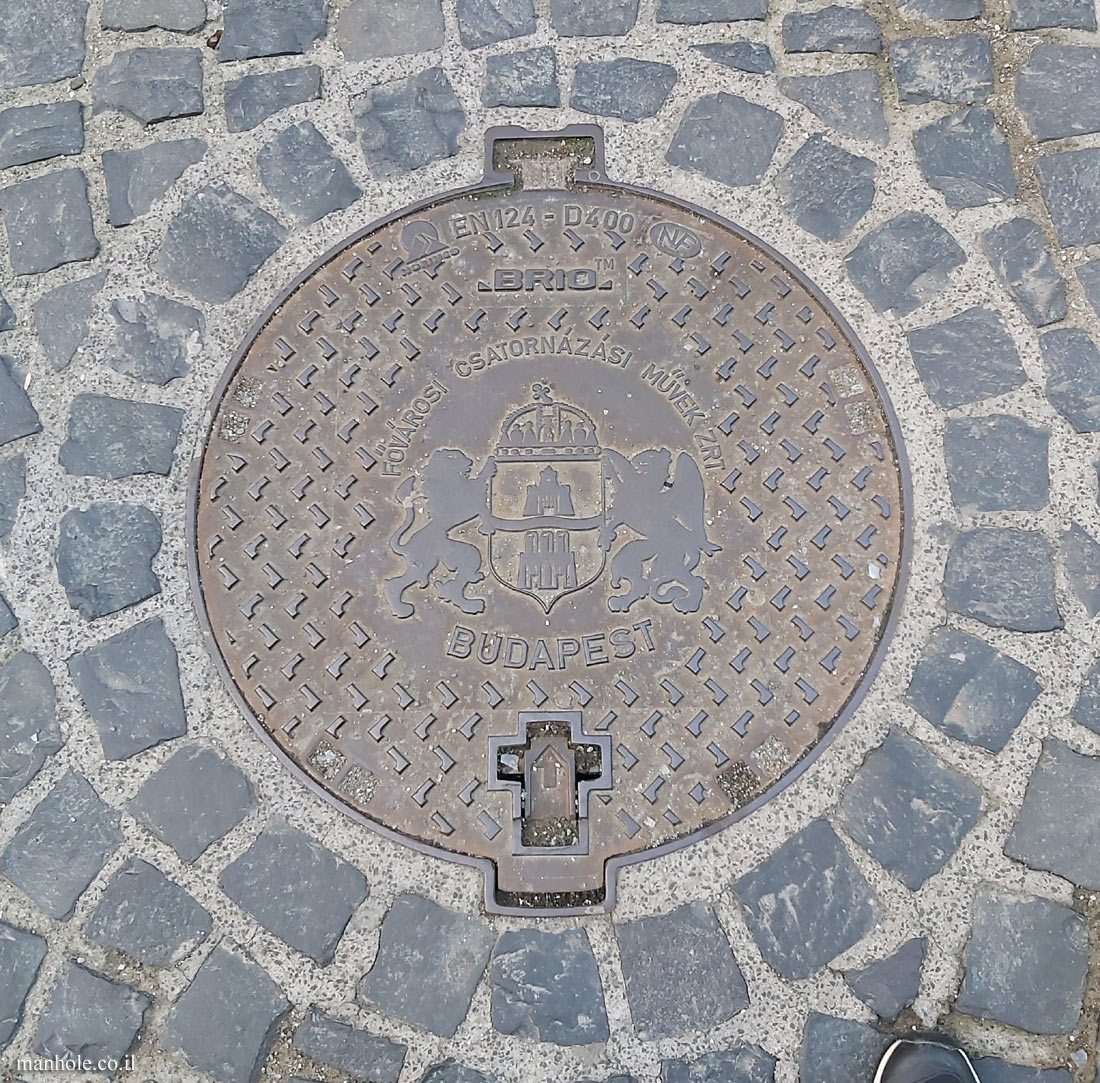 Budapest - a BRIO cover with the city emblem at its center