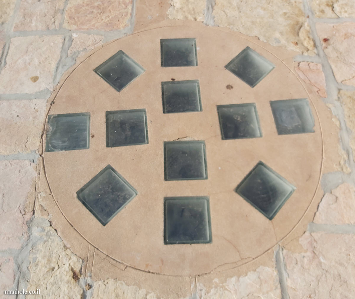 Tel Aviv - Old Jaffa - A lid with transparent squares