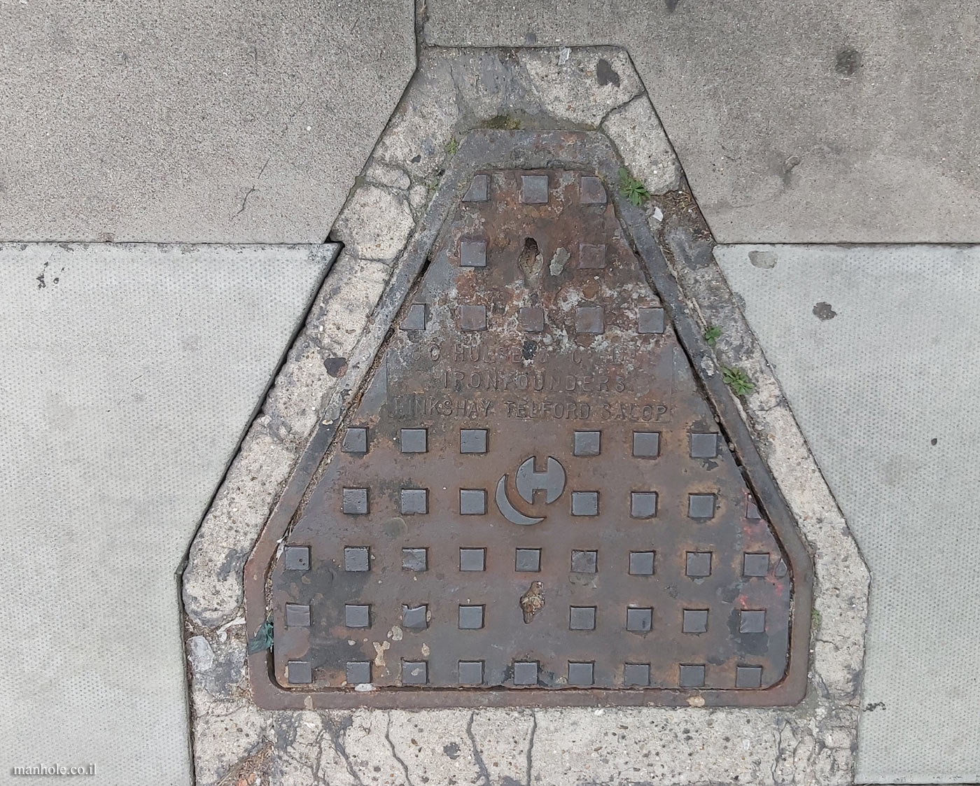 London - Cover in the form of a triangle