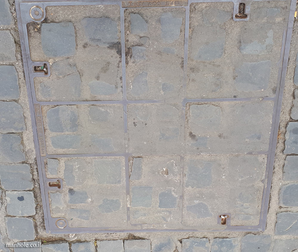 Rome - Piazza Navona - concrete cover with squares