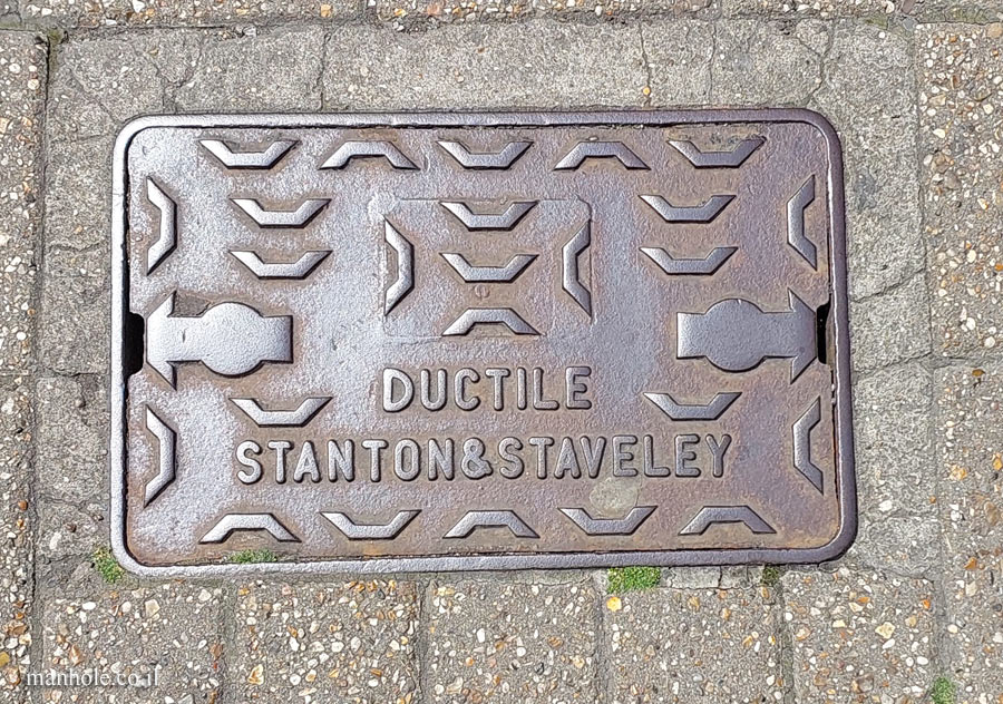 Cambridge - lid made by Stanton & Staveley