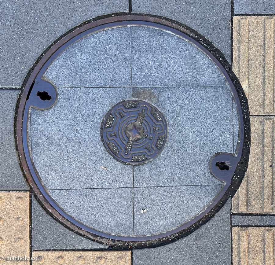 Sapporo - a "chameleon" lid that doesn’t exactly fit its surroundings with the city symbol