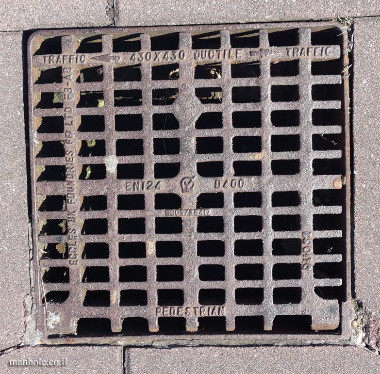 Manchester - Pavement drainage with a grid of rectangles