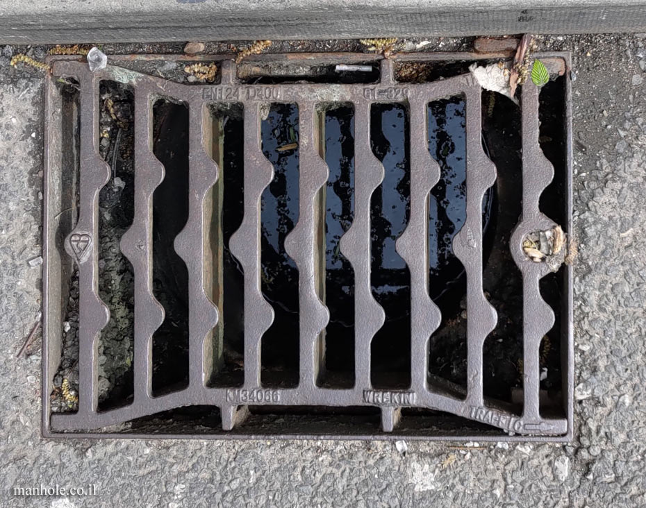 Manchester - Drain cover with serrated grooves (2)