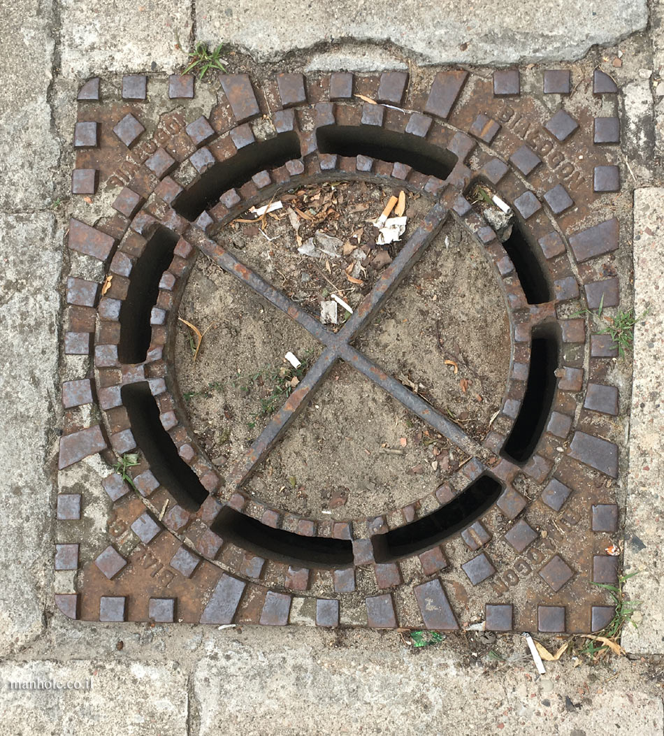Warsaw - drainage cover in a square frame