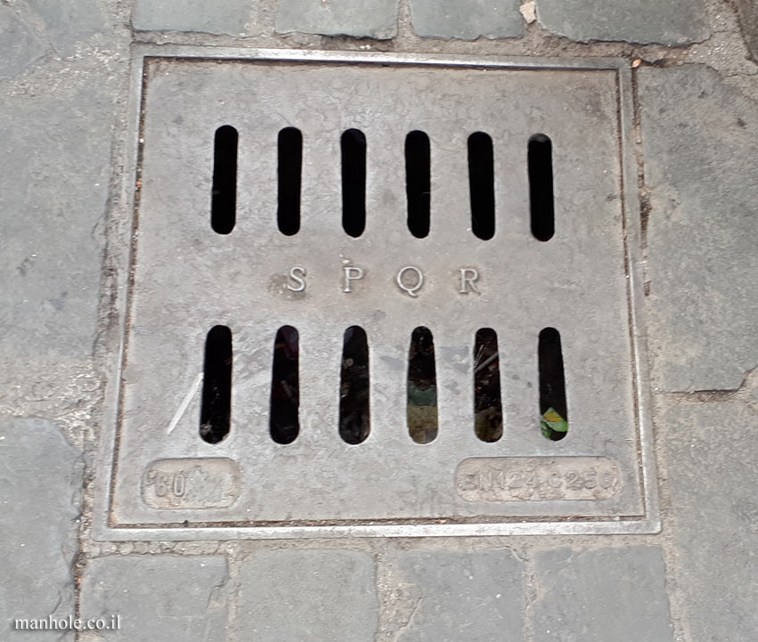 Rome - Fontana della Barcaccia - SPQR - drainage
