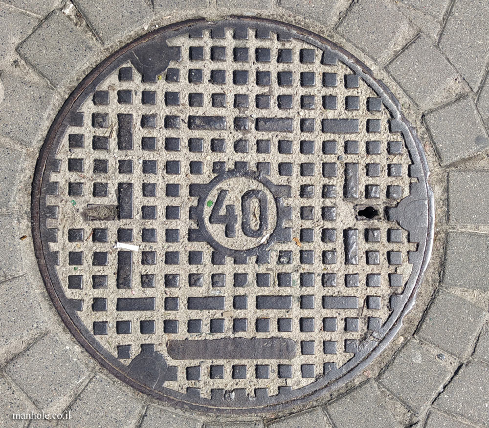 Warsaw - round cover with squares (13)