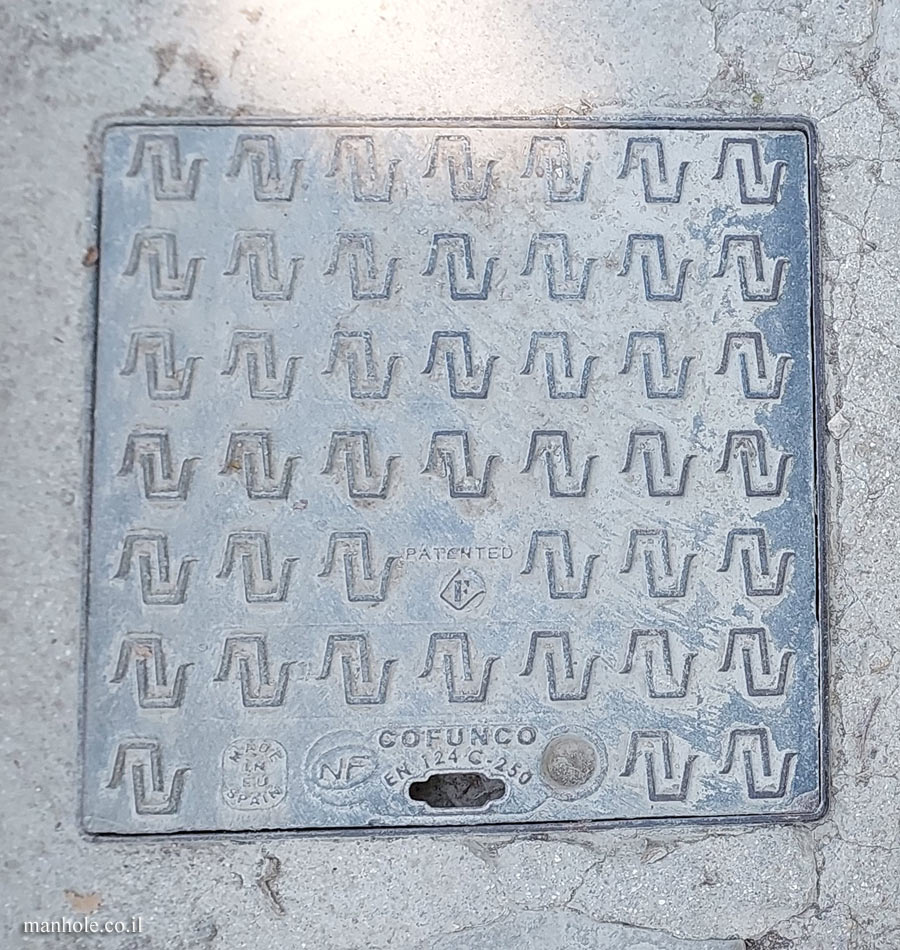 Paris - A manhole cover made in Spain